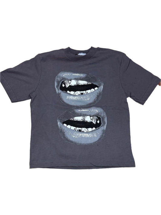 T-shirt mouth teeth